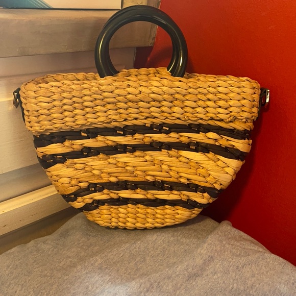 Poolside Wicker Purse - Picture 1 of 5